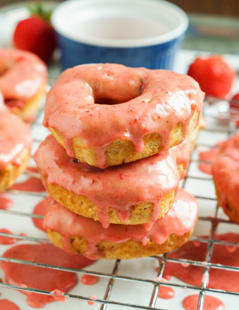 Whole Wheat Baked Strawberry Doughnuts