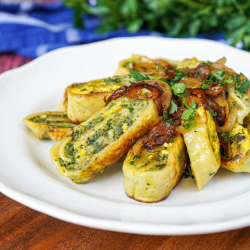 https://tarasmulticulturaltable.com/wp-content/uploads/2013/03/Schwabische-Maultaschen-German-Pork-and-Spinach-Dumplings-13-of-13-500x500.jpg