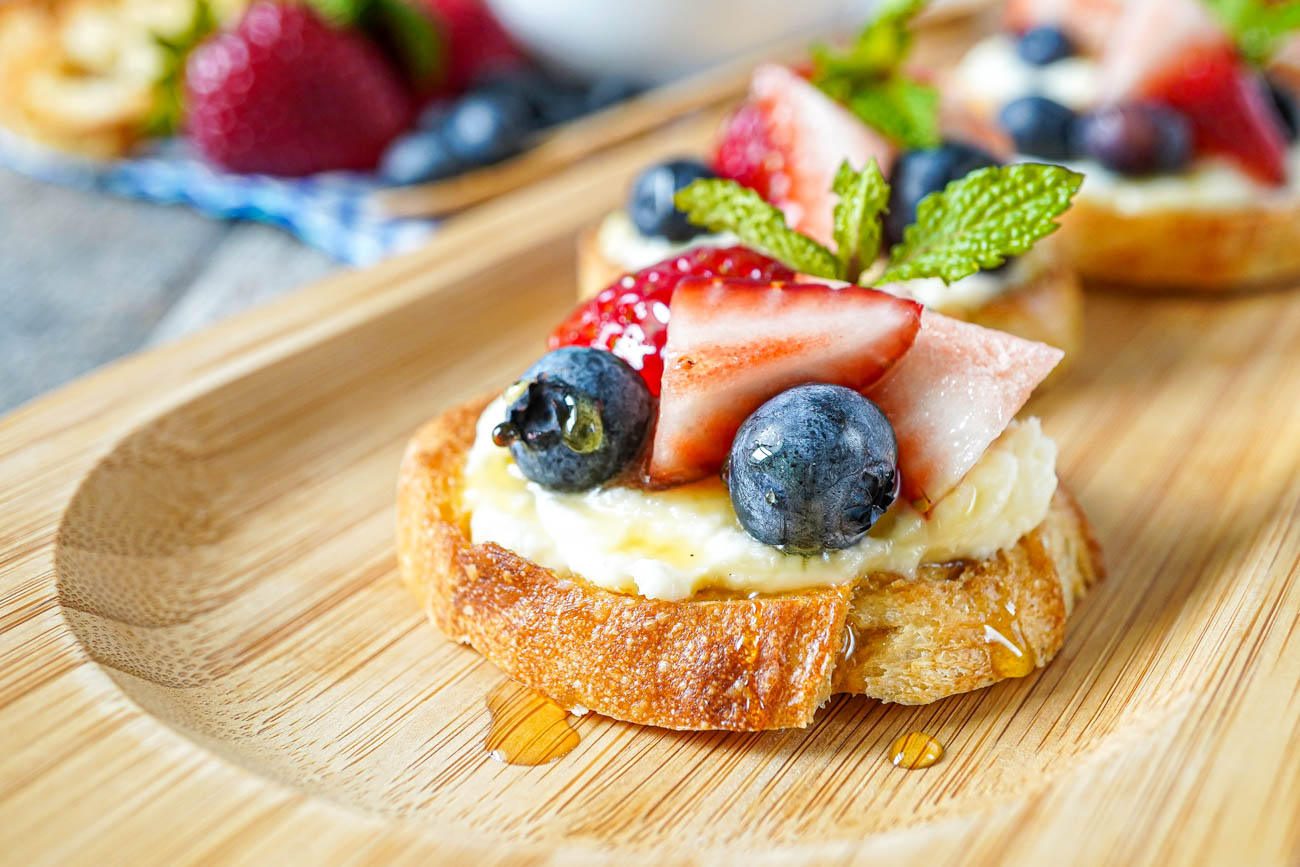 Berry and Mascarpone Crostini