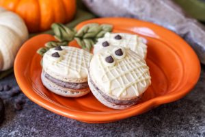 Mummy Macarons